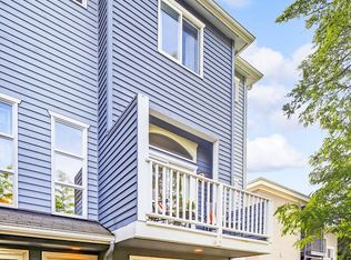 413 N 39th St, Seattle, WA 98103