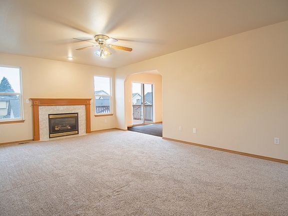3rd image of 16820 27th Ave E