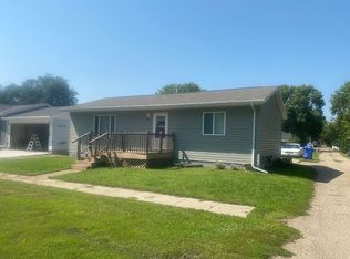 209 S Pinckney St, Elk Point, SD 57025