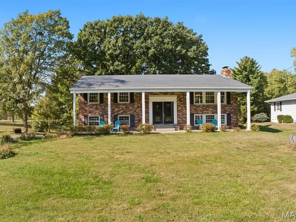14 Lou Juan Dr, Glen Carbon, IL 62034