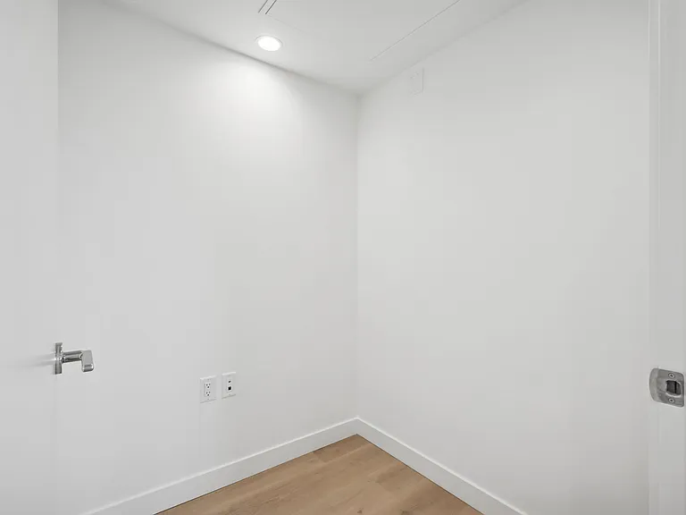 5670 Cambie St — Photo 107