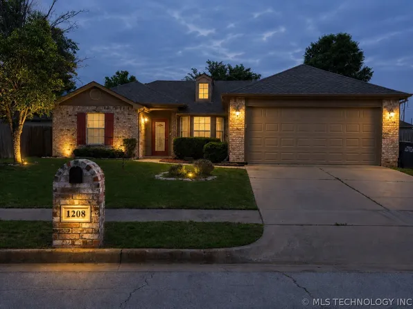 1208 W 117th Ct S, Jenks, OK 74037