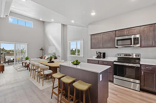 Skyview Heights Photo 1