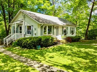 32 Hillside Ave, Stockholm, NJ 07460