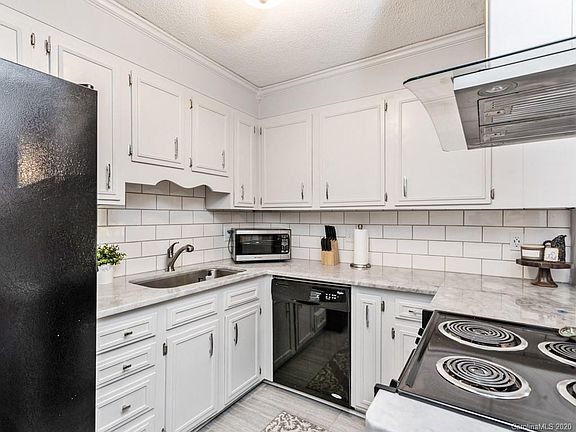 5th image of 7501 Nutmeg Ln