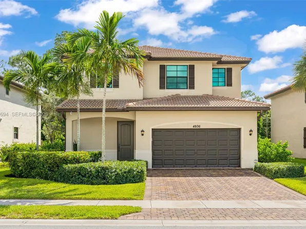 4806 Conifer Ct, Greenacres, FL 33463