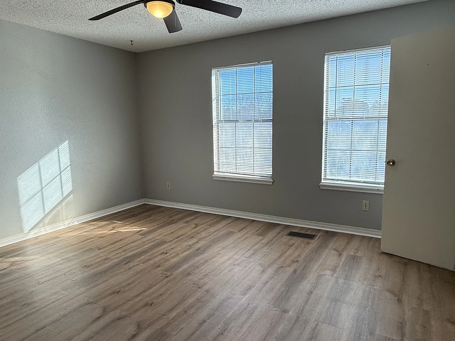 Champion Place - 523 — Photo 2
