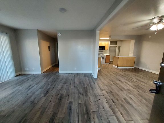 1x1 Apt Entrance