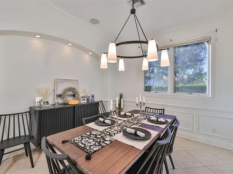 602 Saxony Blvd — Photo 14