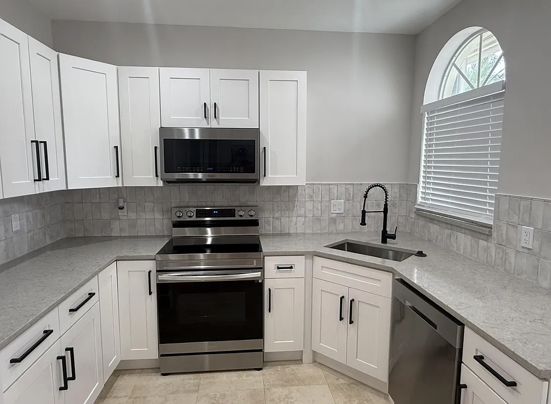 3 bed, 2.5 bath, 1614 sqft, $3,900 — Photo 1