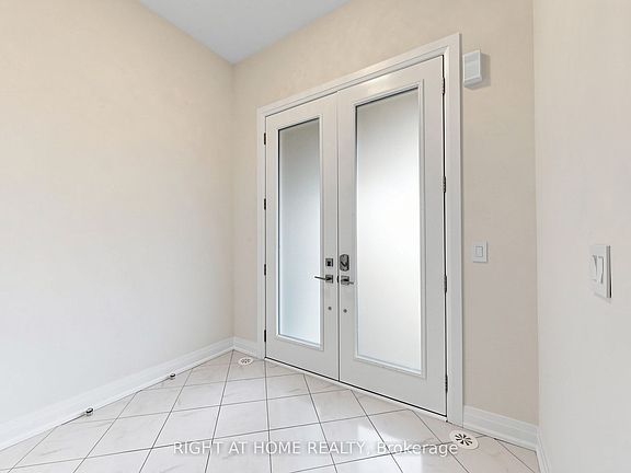 4th image of 954 Isaac Phillips Way