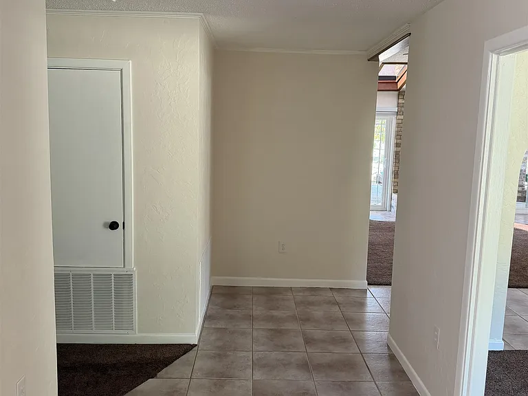 2320 Grangeway Rd — Photo 2