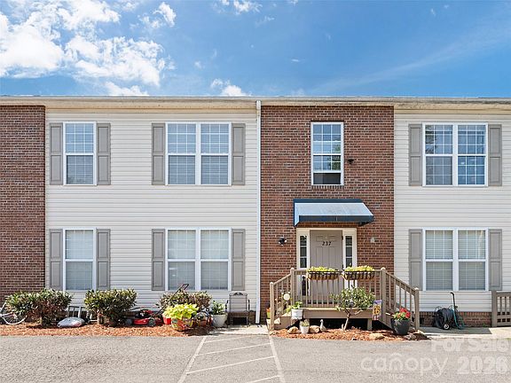 2nd image of 237 Camelot Dr APT B
