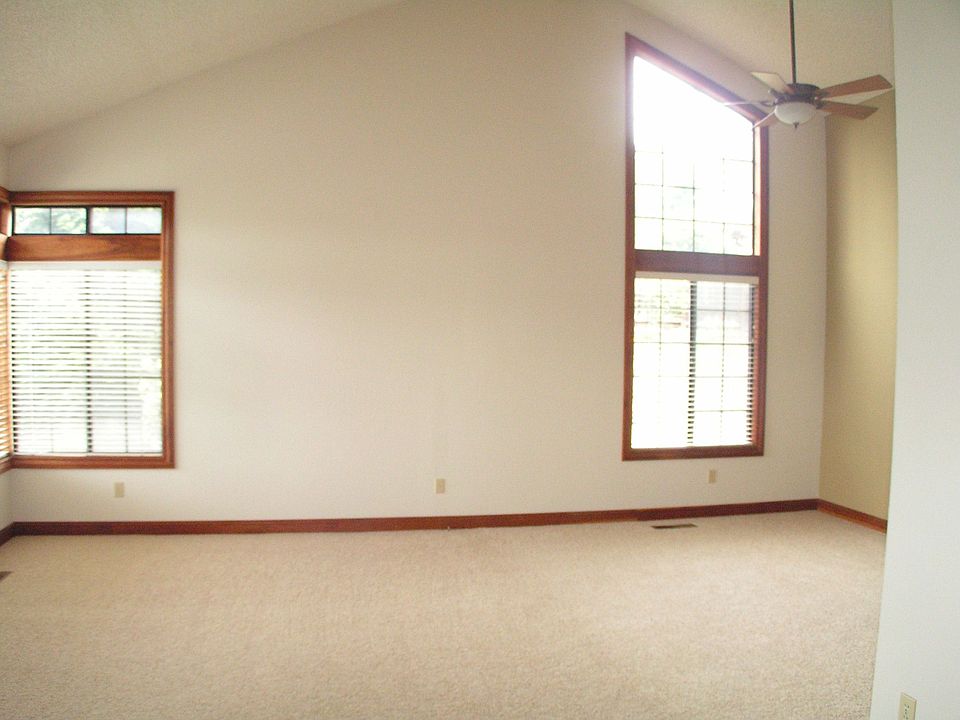 1st image of 375 Marti Marie Dr