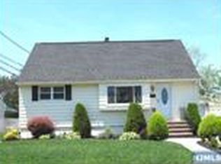 41 Dowling Pkwy, Woodland Park, NJ 07424