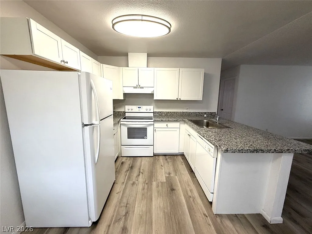 2 bed, 1.0 bath, 778 sqft, $1,040 — Photo 4