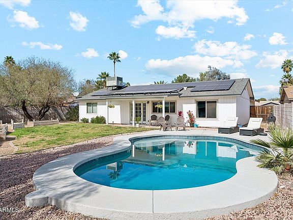 2nd image of 4033 E DAHLIA Drive