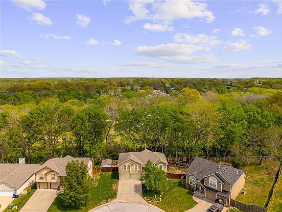 2nd image of 12623 Fountain Lake Cir