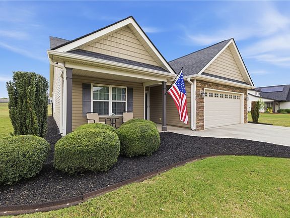 2nd image of 1018 Stoneham Cir