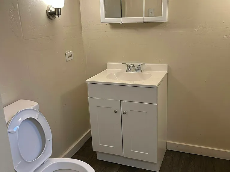 844 Saint Agnes Ave — Photo 29