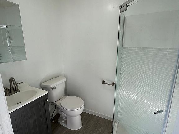 3rd image of 1222 Columbia St APT 1