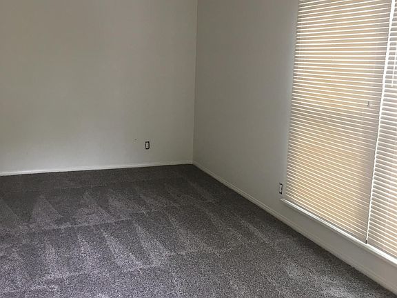3rd image of 8431 Crenshaw Dr APT 1