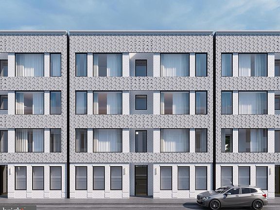 2nd image of 2328 Montrose St