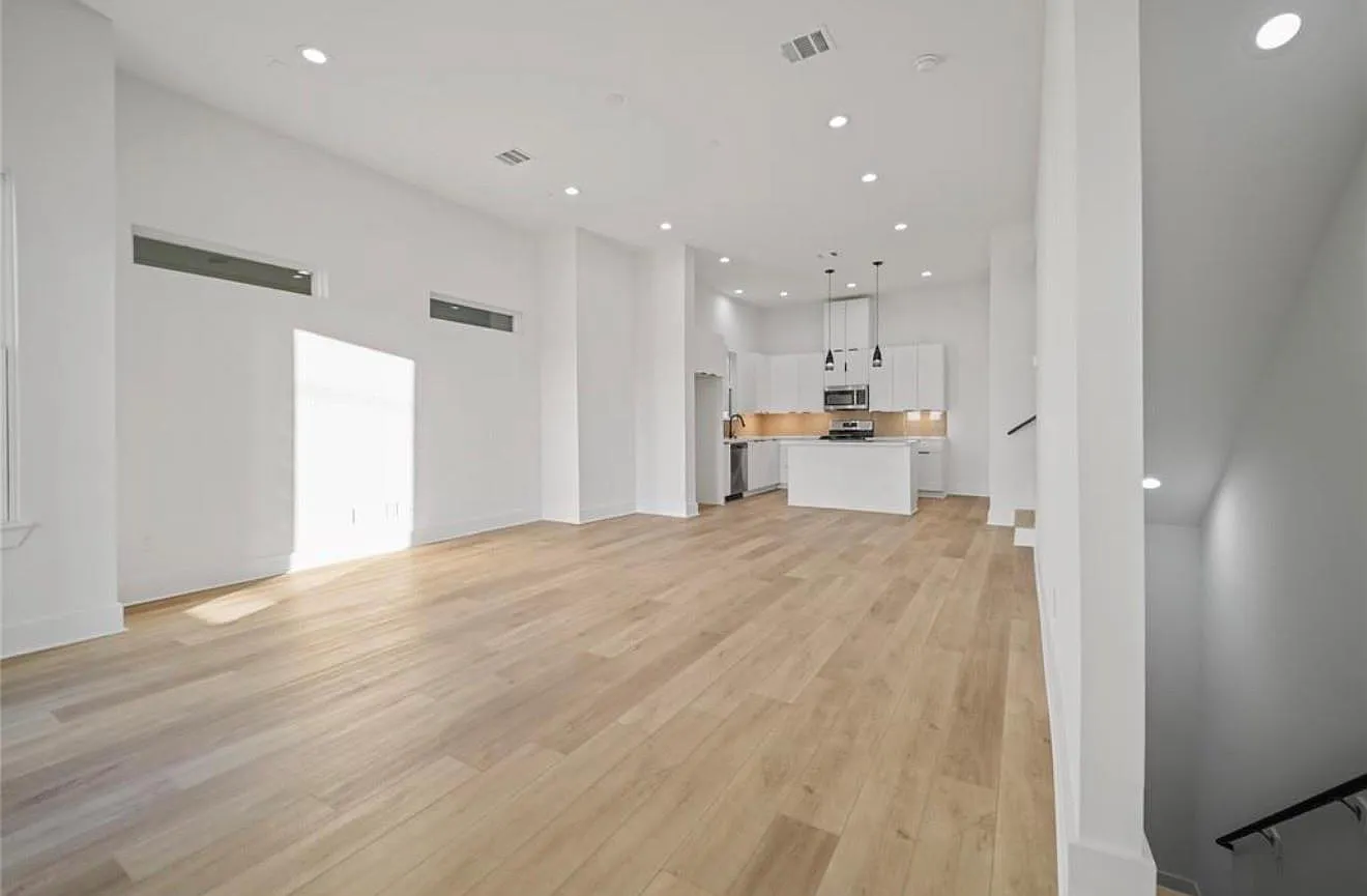 3 bed, 3.5 bath, 1740 sqft, $3,200 — Photo 3
