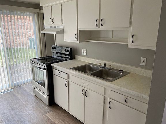 3rd image of 671-681 S Shore Ct #679