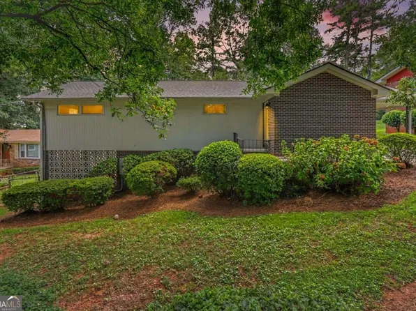 2213 Doris Dr, Decatur, GA 30034
