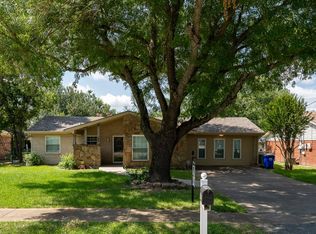 11704 Red Bud Dr, Balch Springs, TX 75180