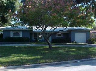 1645 Robinson Dr N, Saint Petersburg, FL 33710