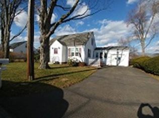 26 Belmont St, Ludlow, MA 01056