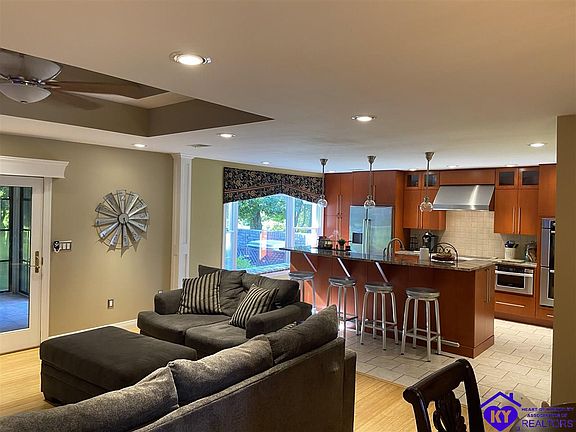 2nd image of 546 Saint Andrews Dr #2