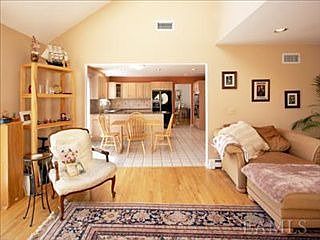 5th image of 55 Choate Ln