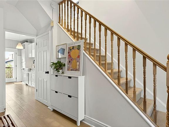 5th image of 12 E 21st St