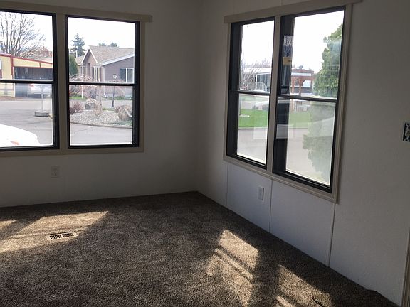 4th image of 2807 Crestlane Dr