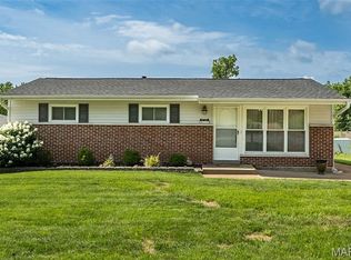 612 Acorn Dr, Saint Louis, MO 63126