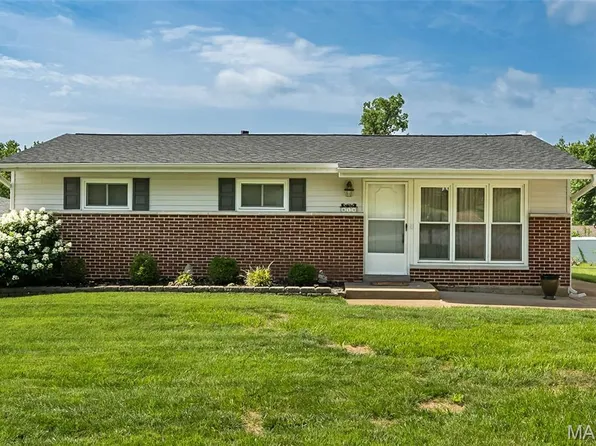 612 Acorn Dr, Saint Louis, MO 63126