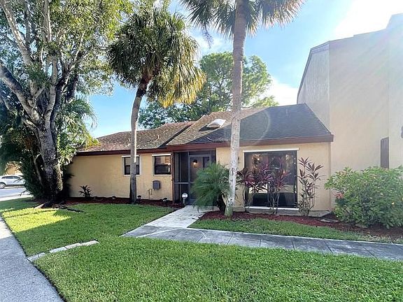 2nd image of 801 Lakeview Cir