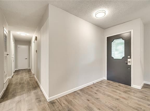 2nd image of 1304 Woodway Dr