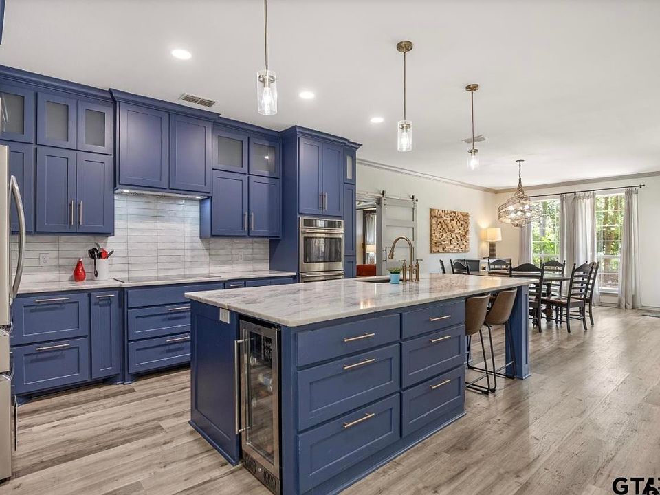 1st image of 18406 Clear Lake Cir