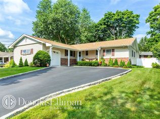 12 Locksley Ln, Nesconset, NY