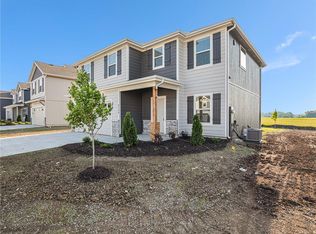 9135 SW 2nd St, Lees Summit, MO 64064