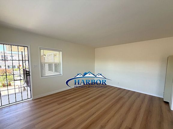 3rd image of 1128 1/2 S Alma St