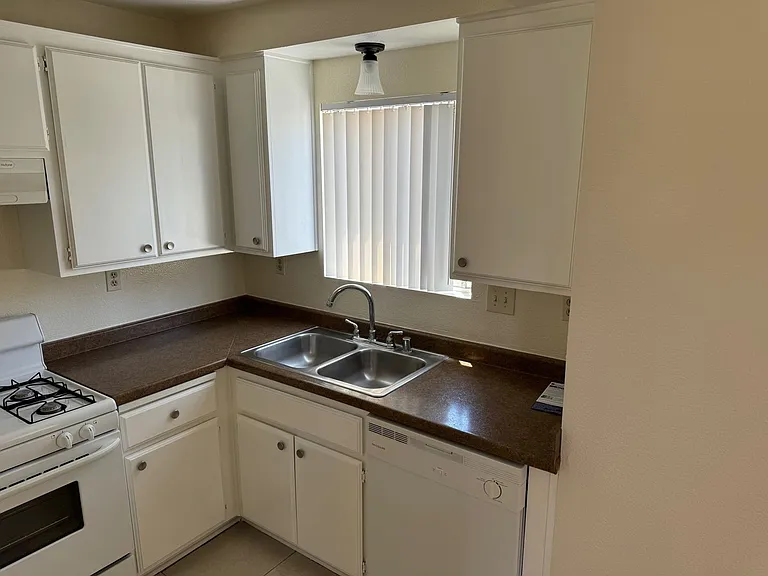 7891 Holt Dr — Photo 26
