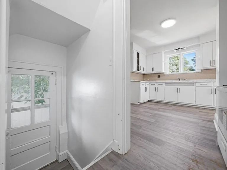 55 Wayne Ave — Photo 13