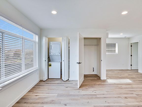 5th image of 918 S 48th St #B