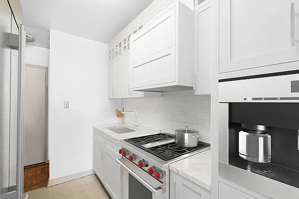 Sold by Sotheby's International Realty | media 43