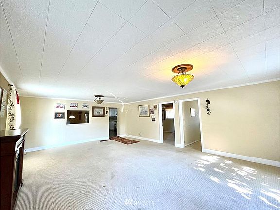 5th image of 117 E Bartlett Ave